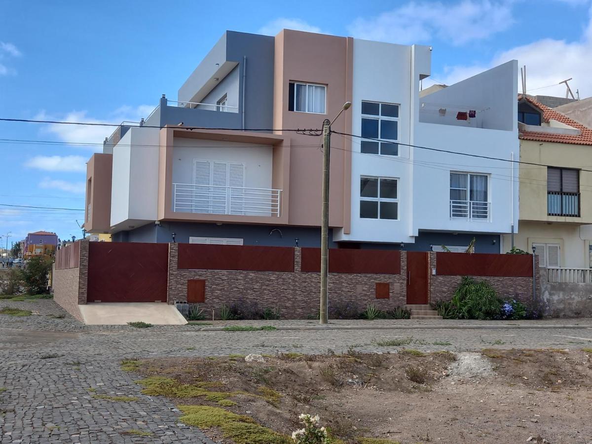 ホテル Nifa House エスパルゴス エクステリア 写真