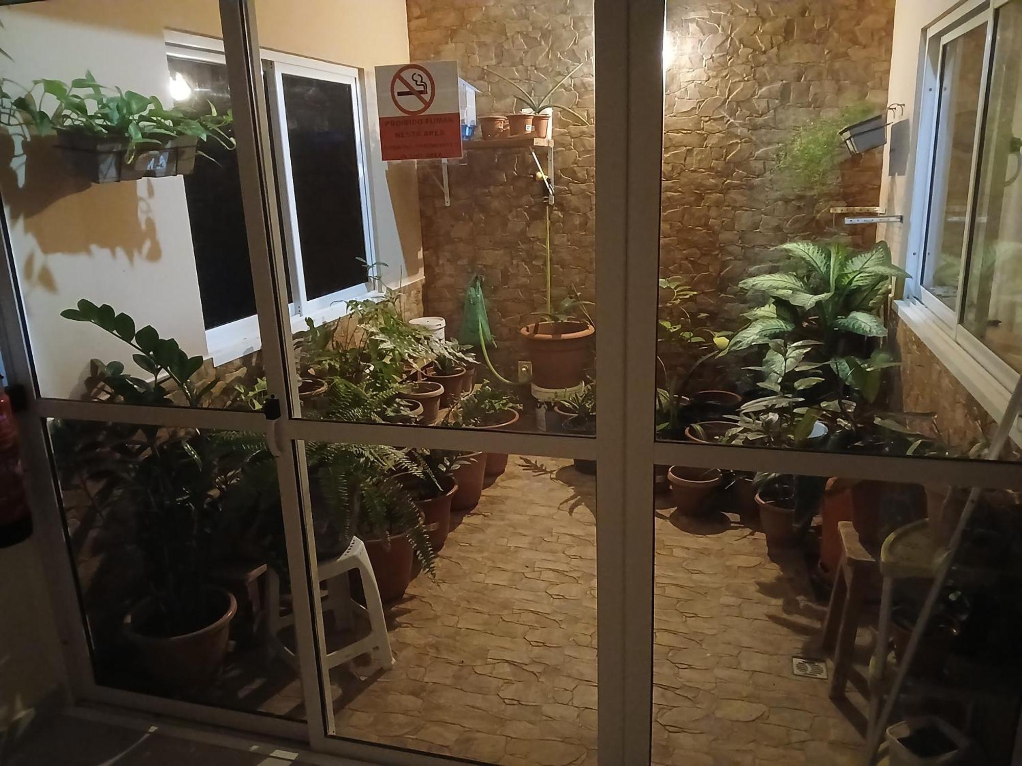 ホテル Nifa House エスパルゴス エクステリア 写真