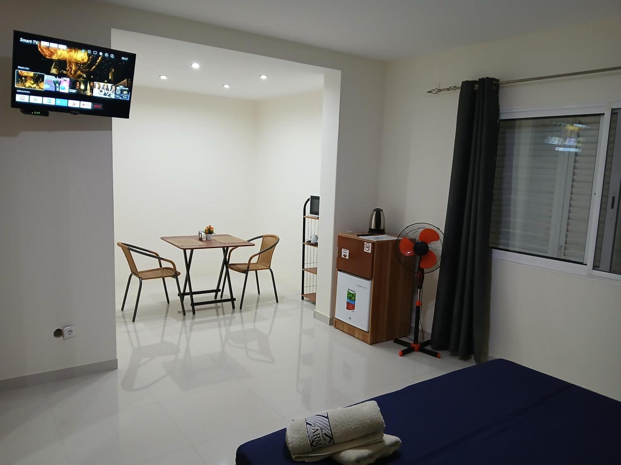 ホテル Nifa House エスパルゴス エクステリア 写真